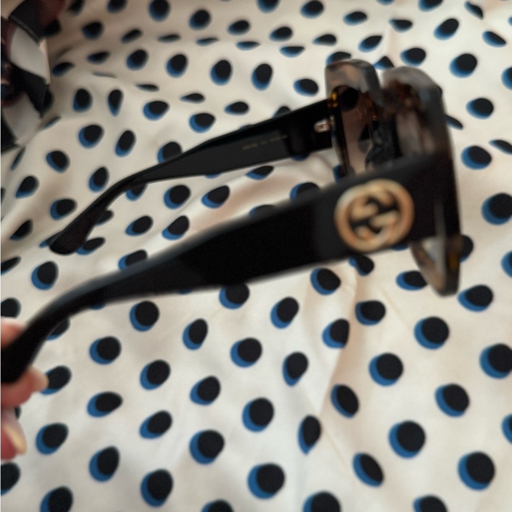 Square Gucci Tortoiseshell Sunglasses - Picture 3 of 4
